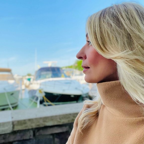 Lisa Challenger - Picture 11 of 16